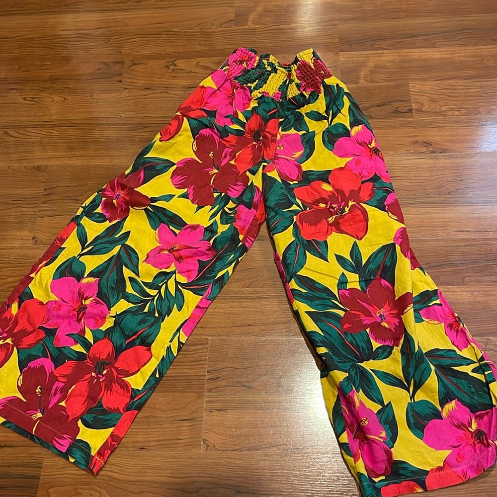 Wide leg pants